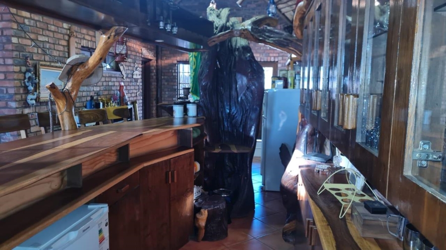 6 Bedroom Property for Sale in Olifantshoek Rural Northern Cape